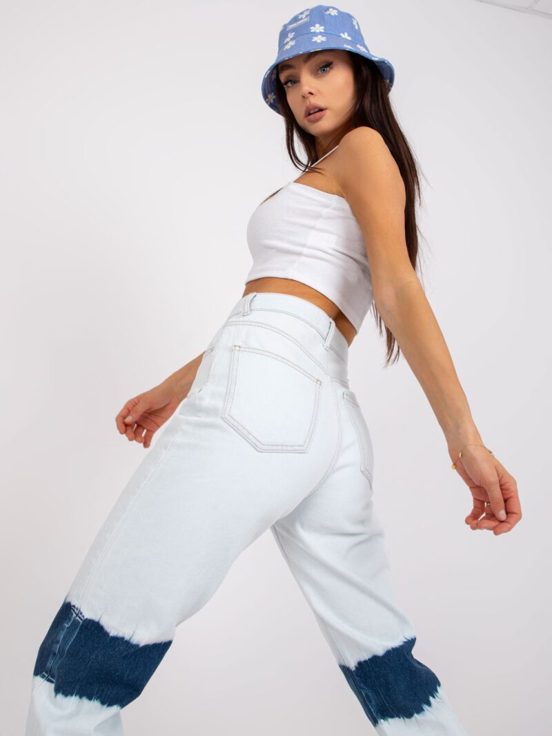 Jasne jeansy z wysokim stanem - obrazek 3