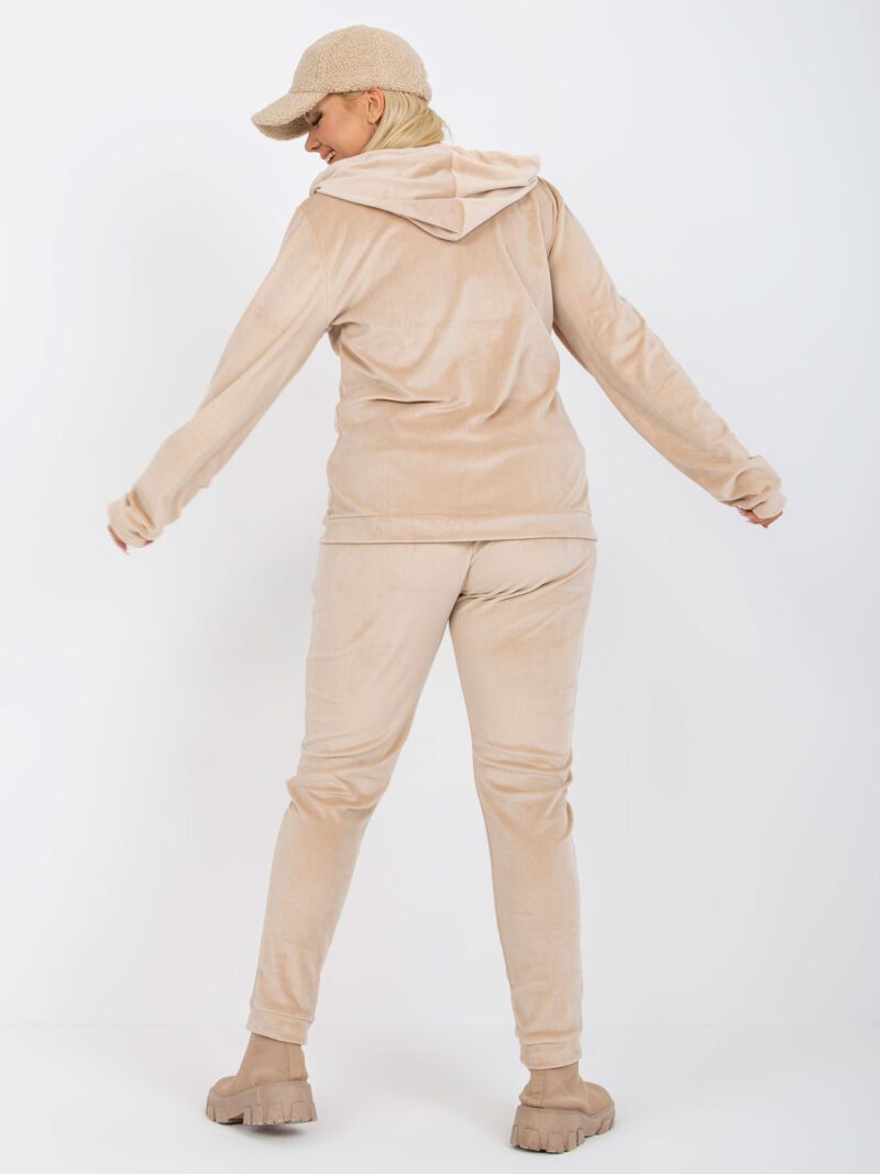 Beżowy komplet welurowy plus size - obrazek 5