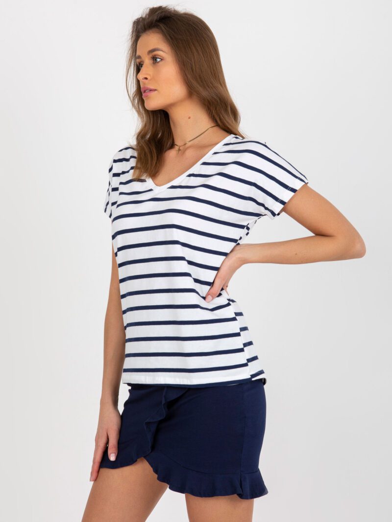 Biały bawełniany t-shirt z dekoltem serek - obrazek 3