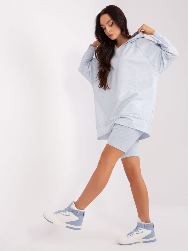 Niebieski komplet damski z kolarkami i bluzą oversize - obrazek 4