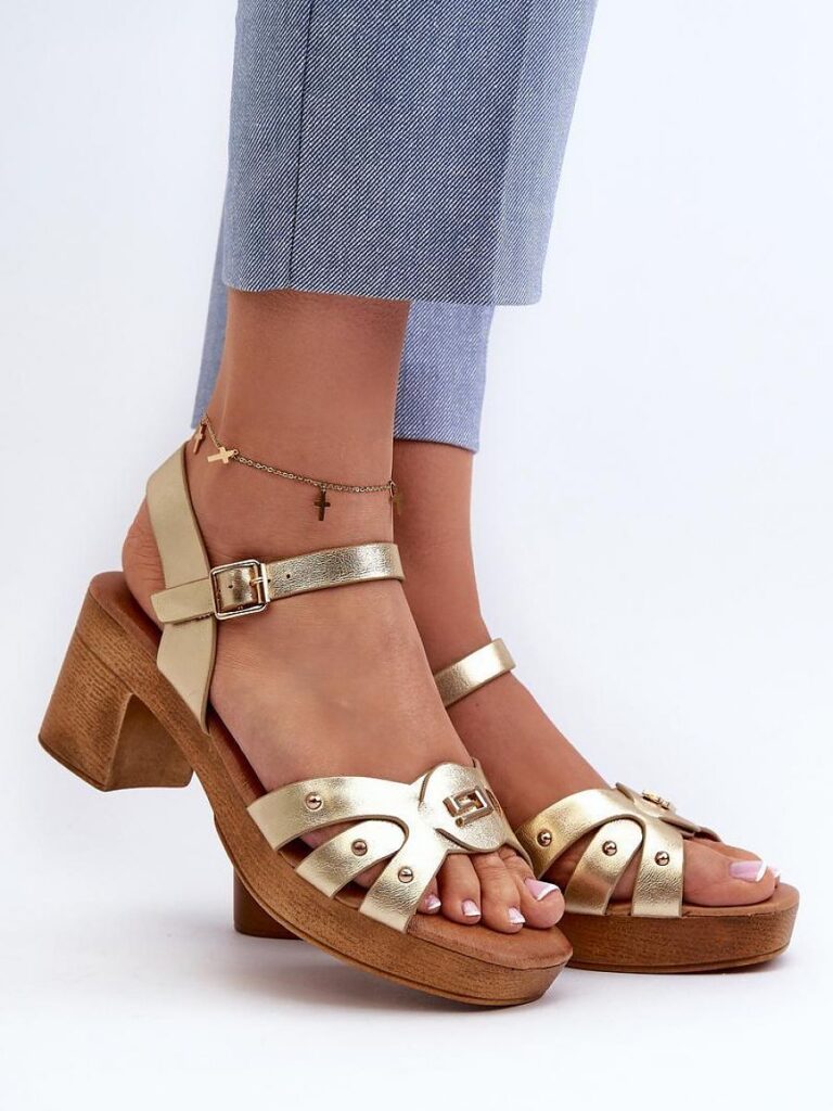 Sandały Model Assames 24SD98-6758 Gold - Step in style