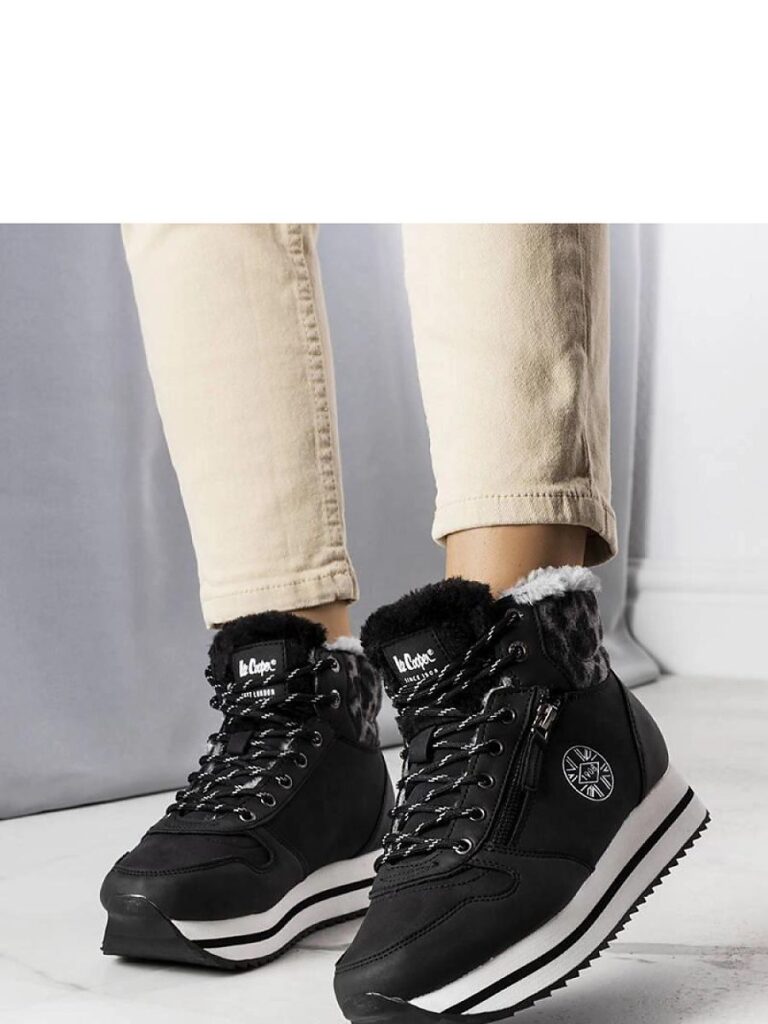 Czarne ocieplane botki LCJ-22-31-1448L Lee Cooper - Solea