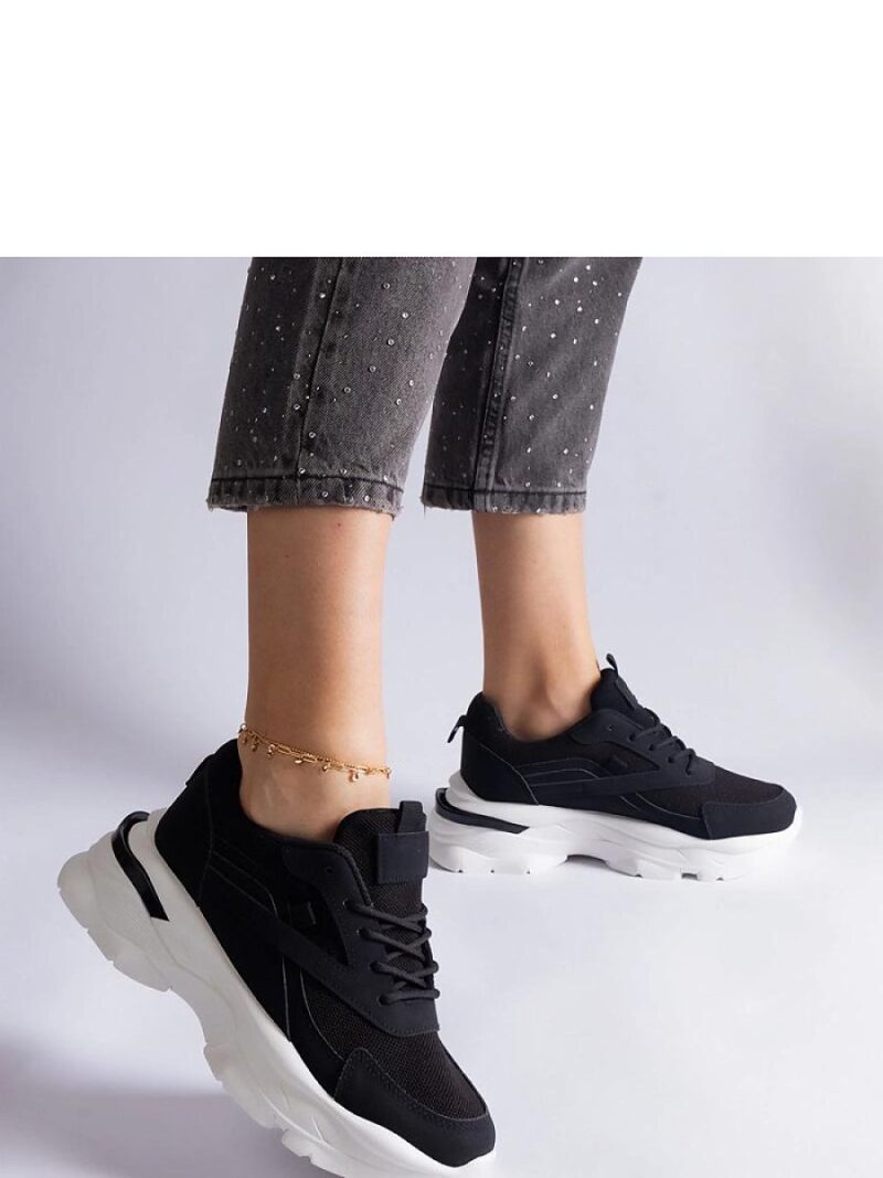 Czarne sneakersy na grubszej podeszwie Guerrera - Solea