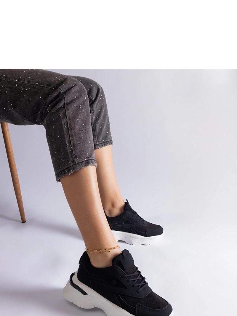 Czarne sneakersy na grubszej podeszwie Guerrera - Solea - obrazek 3
